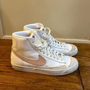Nike Mid Blazers ‘77 girls/women’s